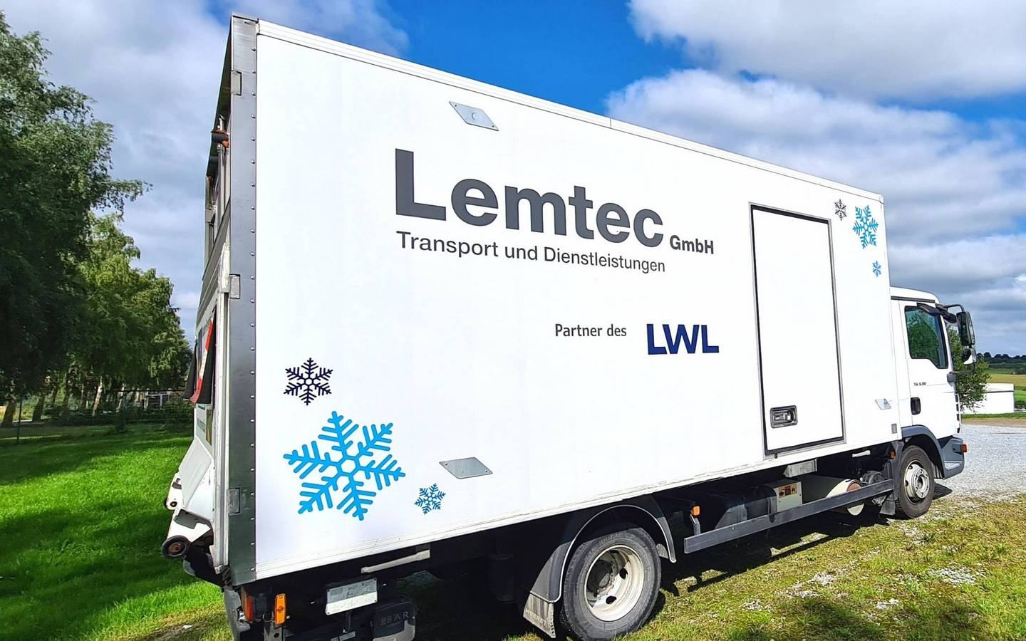 Kühl-Lkw der Lemtec GmbH für Tiefkühl- und Expresstransporte